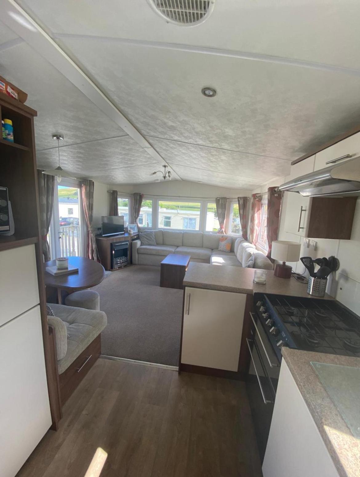 Modern 2017 Model Delta Sienna Static Caravan In Clarach Bay Holiday home *