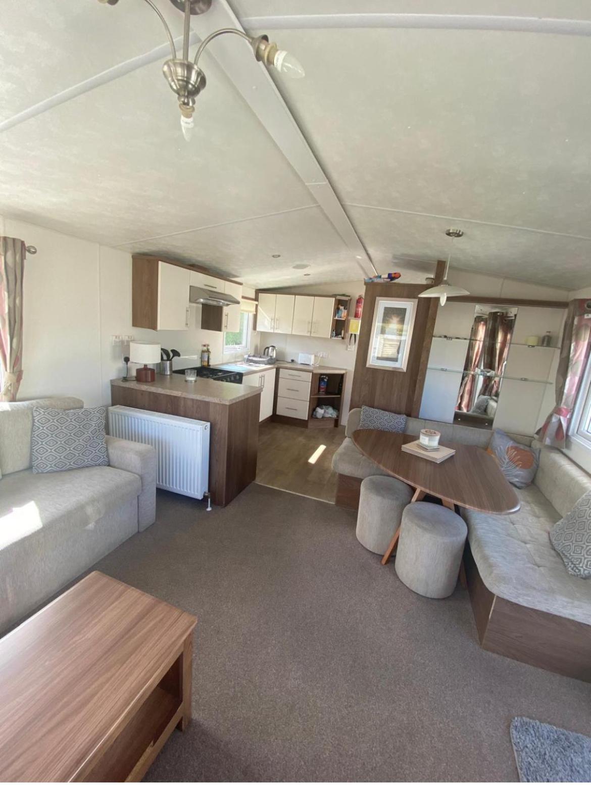 Modern 2017 Model Delta Sienna Static Caravan In Clarach Bay Holiday home *