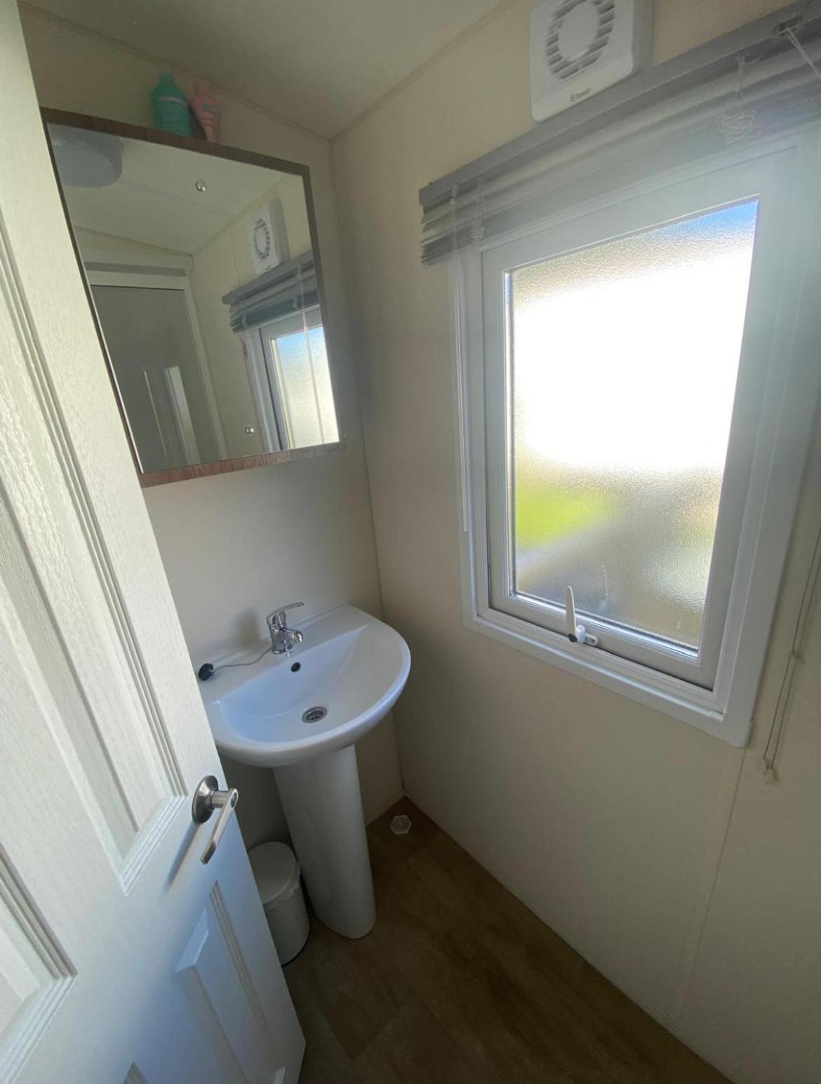 Modern 2017 Model Delta Sienna Static Caravan In Clarach Bay Holiday home Aberystwyth