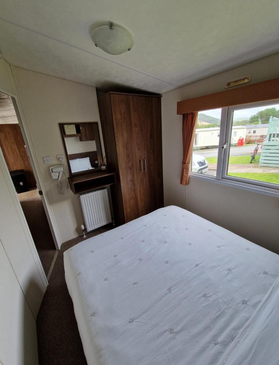 Modern 2017 Model Delta Sienna Static Caravan In Clarach Bay * Aberystwyth