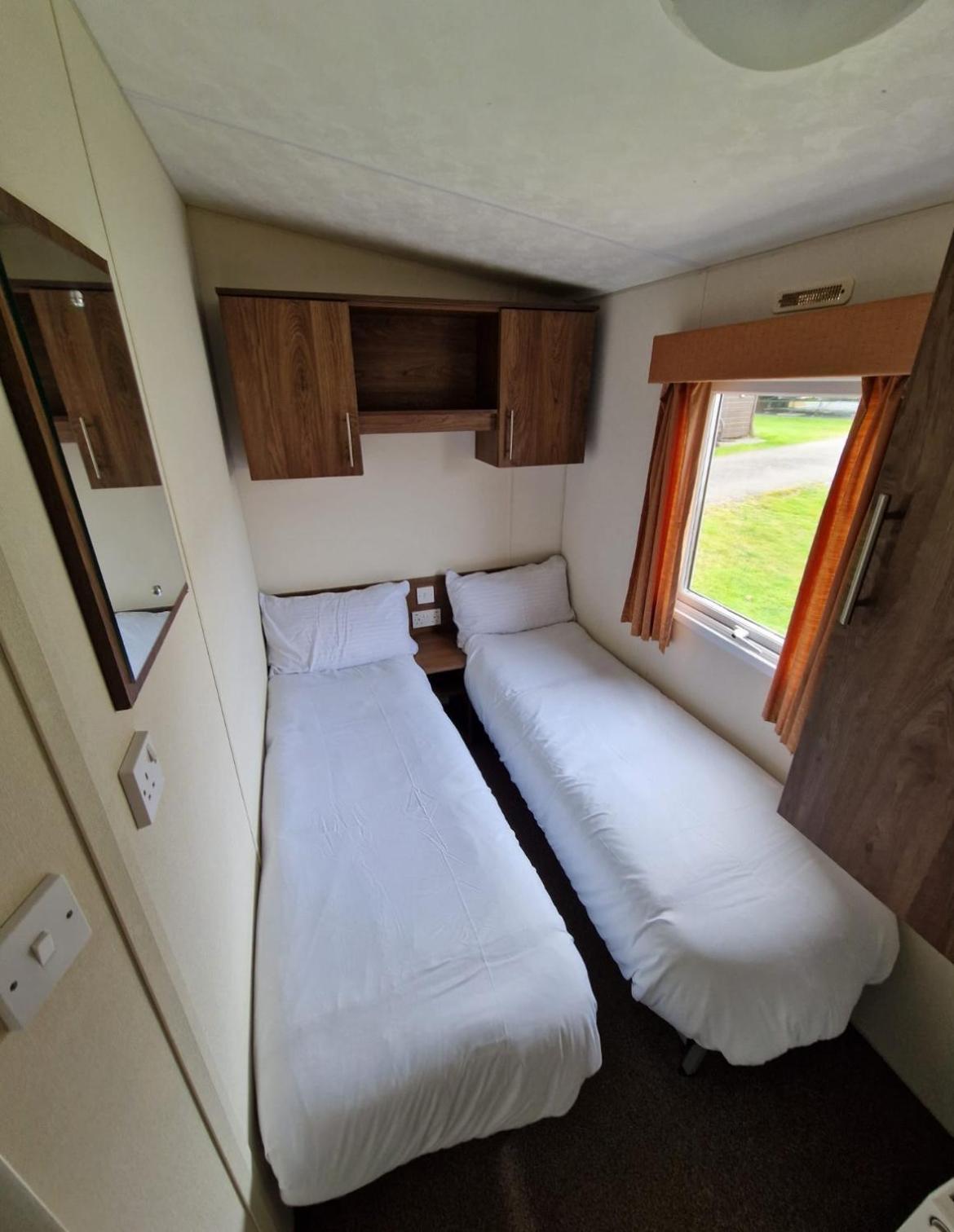 Modern 2017 Model Delta Sienna Static Caravan In Clarach Bay Holiday home Aberystwyth